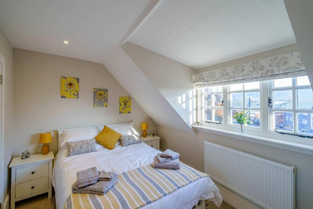 Upper Thames & Lower Thames - Stunning Apartments Henley-on-Thames Bagian luar foto