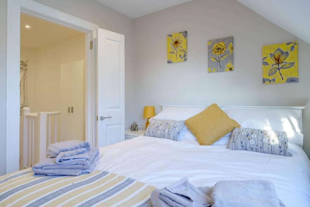 Upper Thames & Lower Thames - Stunning Apartments Henley-on-Thames Bagian luar foto