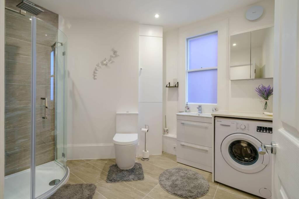 Upper Thames & Lower Thames - Stunning Apartments Henley-on-Thames Bagian luar foto