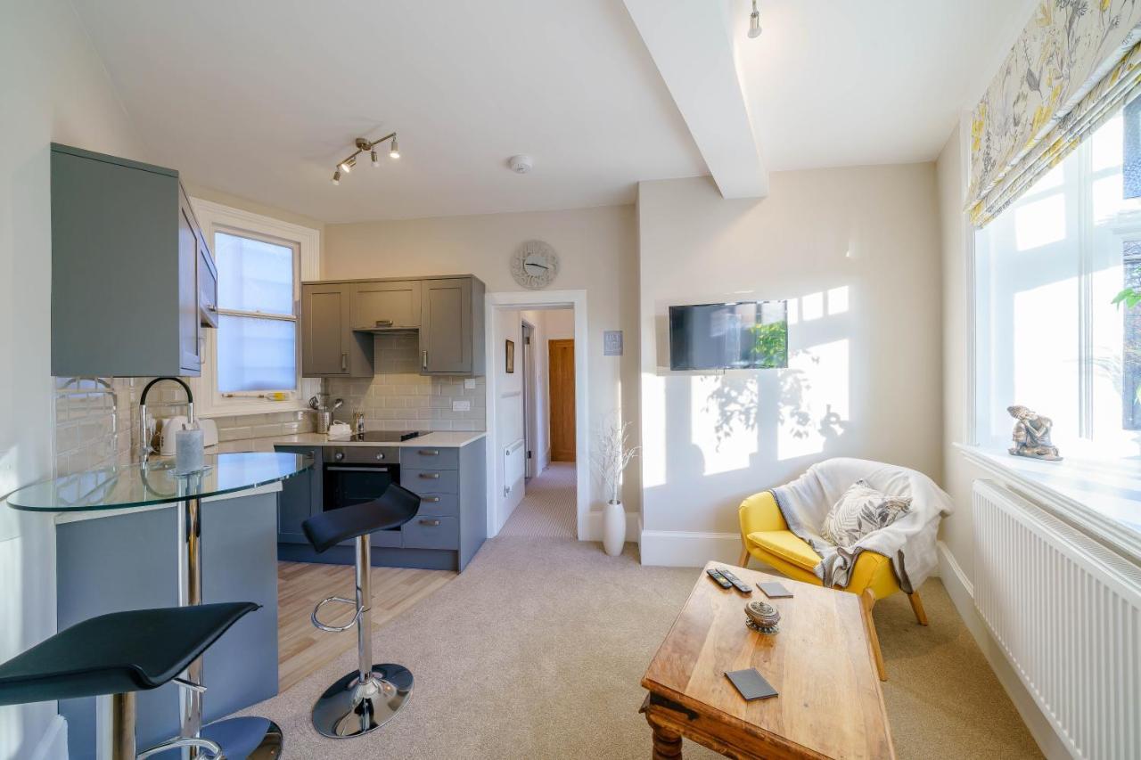 Upper Thames & Lower Thames - Stunning Apartments Henley-on-Thames Bagian luar foto