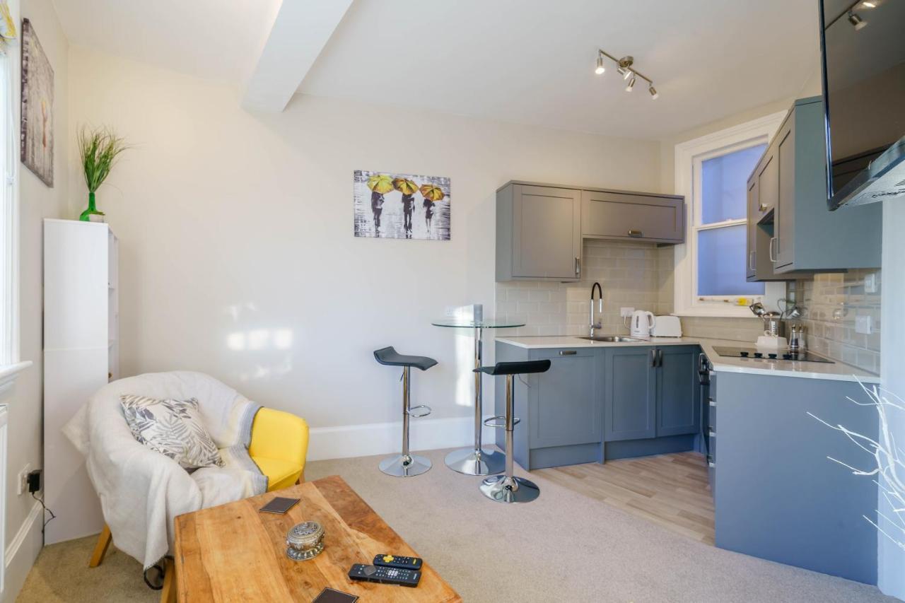 Upper Thames & Lower Thames - Stunning Apartments Henley-on-Thames Bagian luar foto