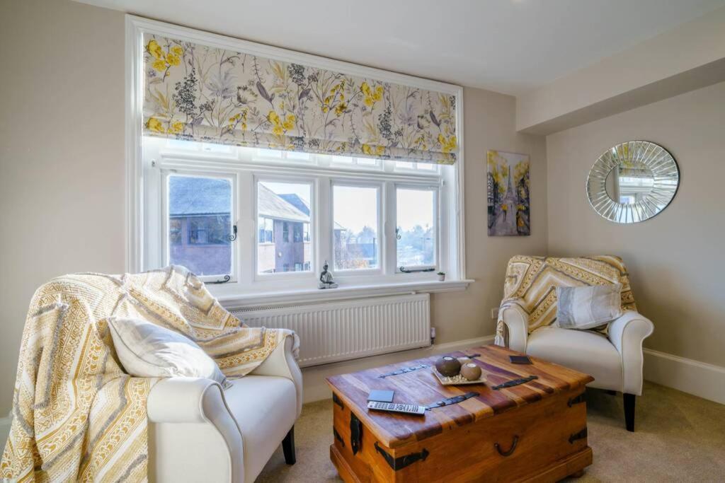 Upper Thames & Lower Thames - Stunning Apartments Henley-on-Thames Bagian luar foto